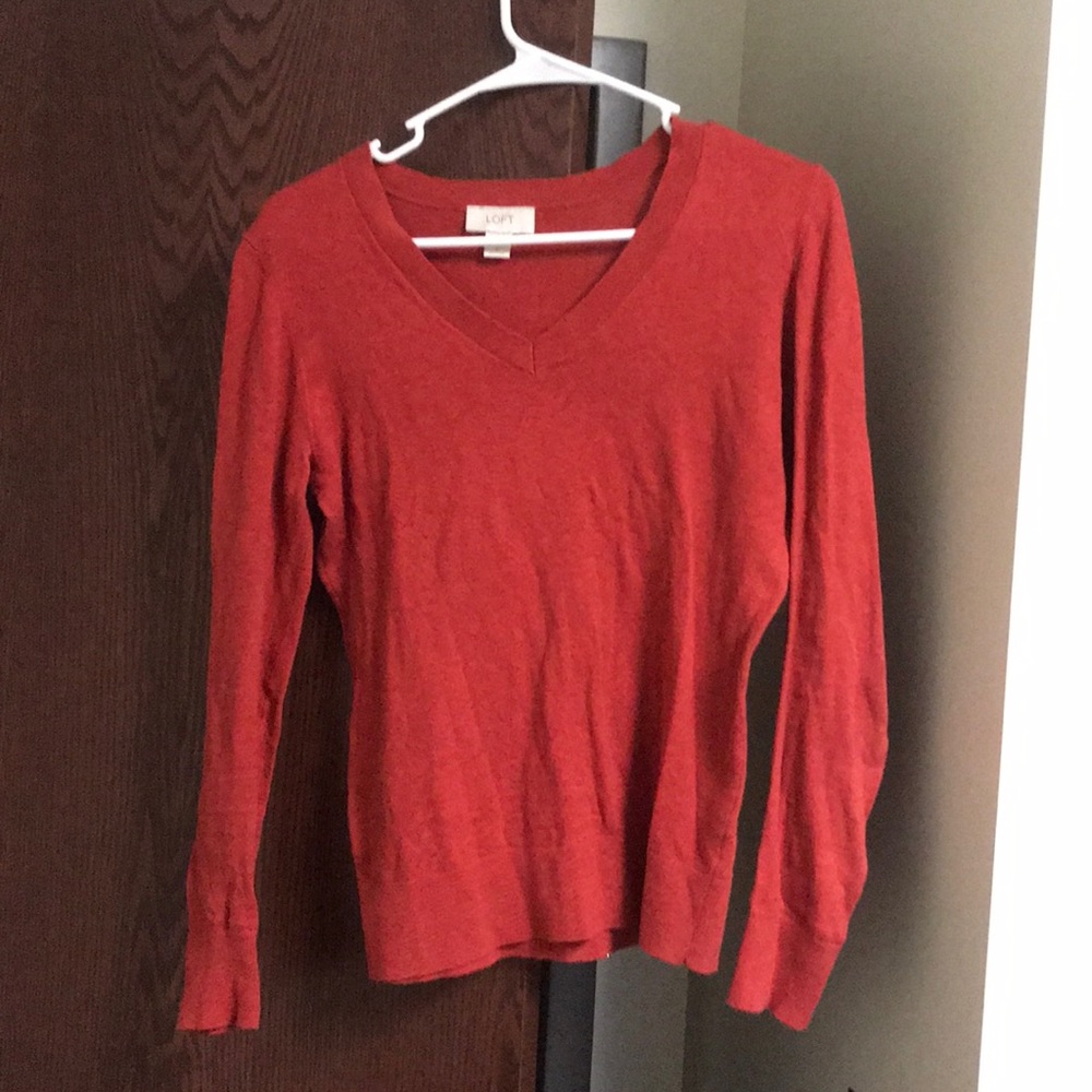 V-neck longsleeve sweater